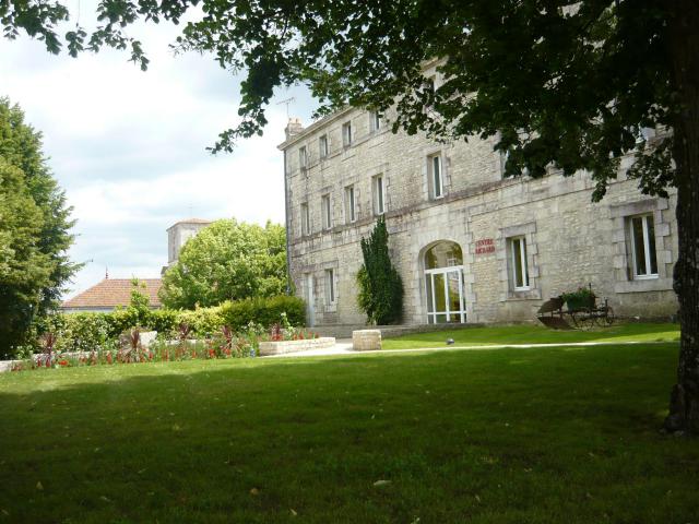 Le parc du Centre Richard de Tonnay-Charente