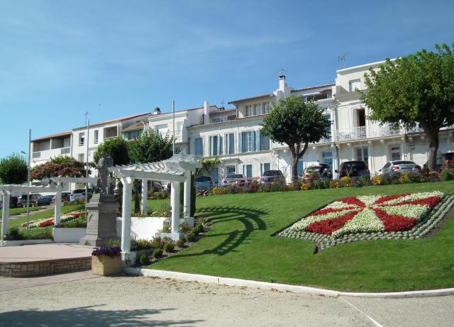 Place Michelet à Saint-Georges-de-Didonne