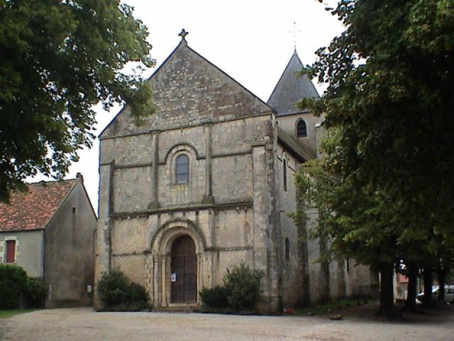 La Guerche sur l'Aubois, Saint Etienne du Gravier Church