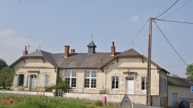 Mairie de Saint-Hilaire-de-gondilly (18).