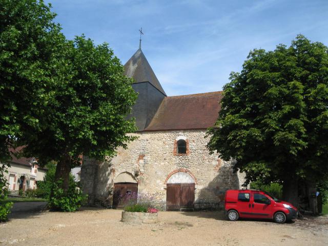 Vielle église romane de Lury-sur-Arnon.