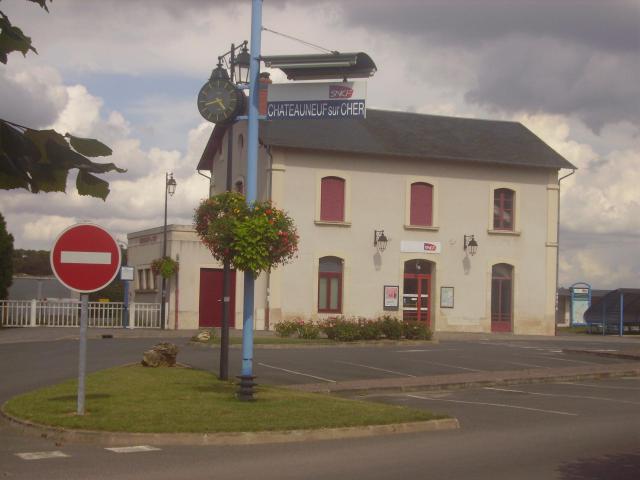 Gare SNCF de Châteauneuf-sur-Cher