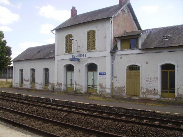 Gare de Nérondes (Cher)