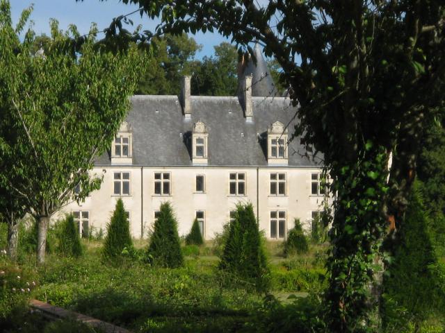 Château de Castelneau, Brouillamnon, commune de Plou.