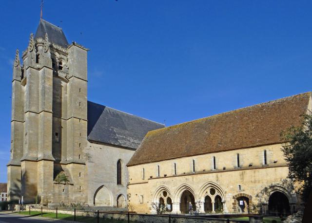 Massay - Abbaye Saint-Martin - Salle capitulaire et tour Chamborand de l'église Saint-Paxent (ancienne abbatiale)