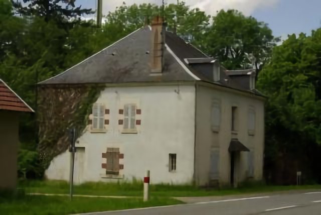 Forêt Domaniale de Saint-Palais : Maison forestière sur la D940