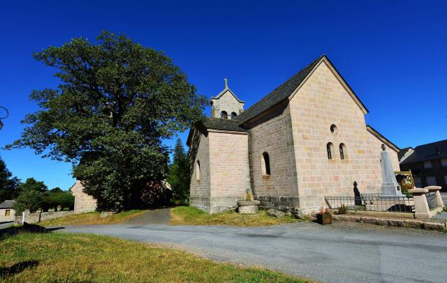 Millevaches,Corrèze, France, l'Eglise et le Monument aux Morts