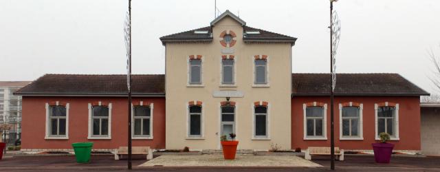 Mairie de Péronnas.