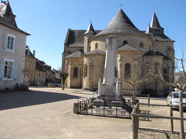 L'église abbatiale Saint-Pierre de Vigeois, Corrèze, France