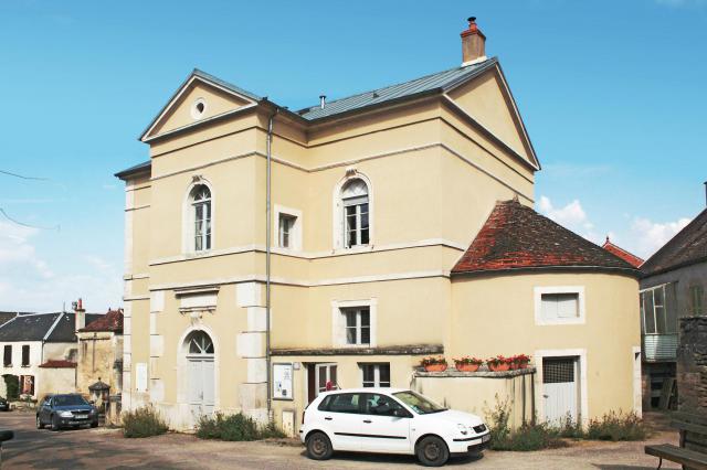 Mairie de Viserny avec l'ancien four banal