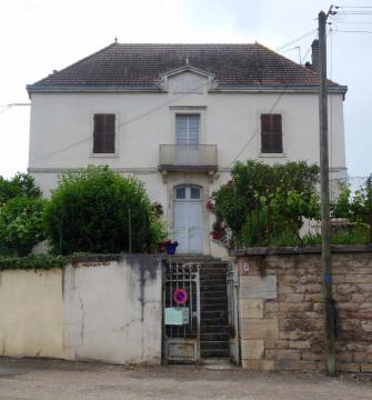 Ancienne école de filles (XIXe s), aujourd'hui habitation, Rue Saint-Médard, à Athée (21).