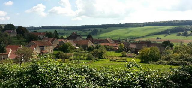Un village de fond de vallée en Bourgogne: Echannay