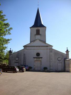 Chassagne-Montrachet (Côte d'Or, Fr) église, façade et tour.