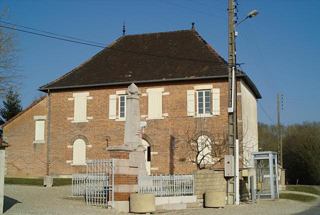 Cet édifice est répertorié dans la base Mérimée, base de données sur le patrimoine architectural français du ministère de la Culture, sous…
