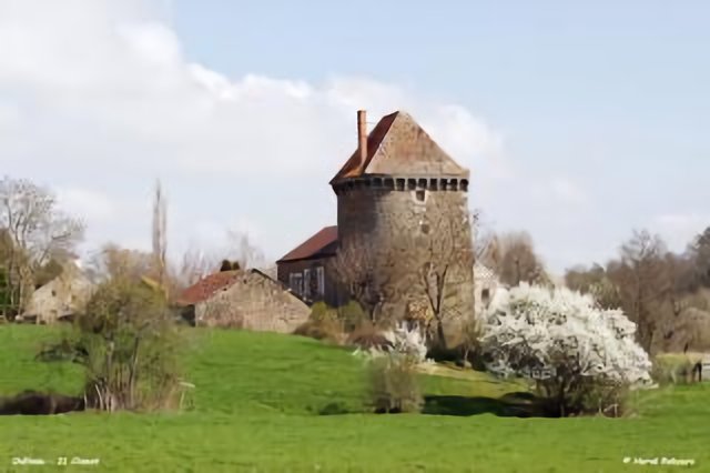 21 Clomot - Donjon