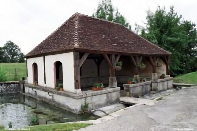 21 Magny-Saint-Médard - Lavoir