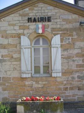 La jolie façade de la mairie de Broindon
