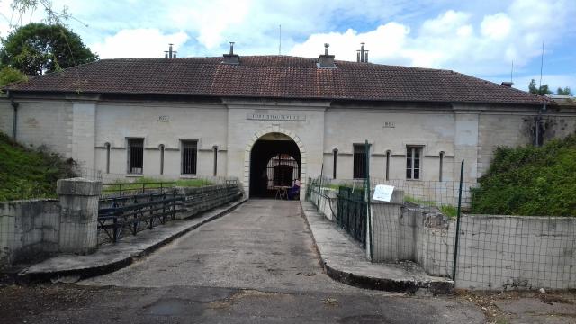 Fort militaire d'Hauteville-Lès-Dijon