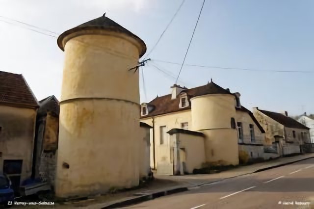 21 Verrey-sous-Salmaise - Maison forte