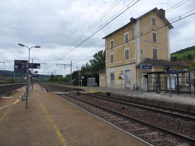 La gare ferroviaire de Verrey, Côte-d'Or, France.