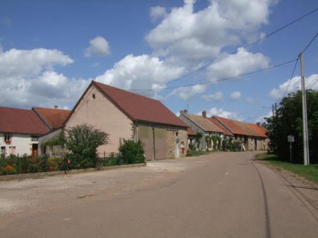 rue principale de Longecourt les Culètres