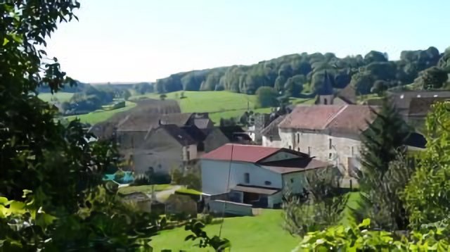 GR2, le village de Champagny