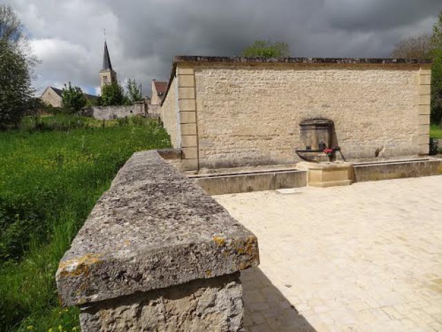 Baigneux-les-Juifs : le lavoir