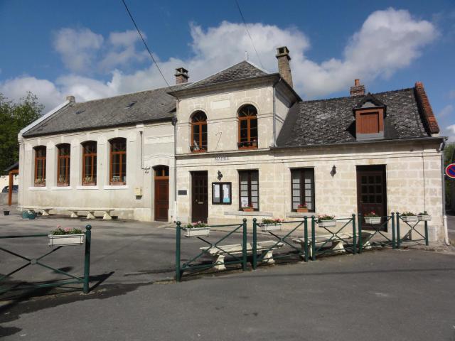 Laniscourt (Aisne) école et mairie