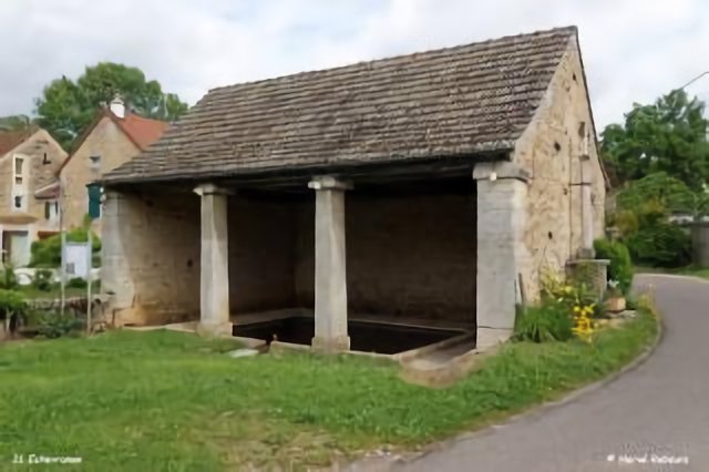 21 Echevronne - Lavoir