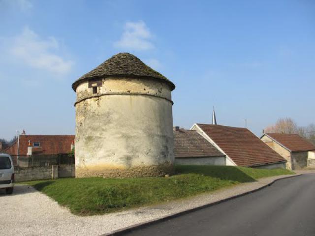 pigeonnier rue Henri Vincenot à Pouilly-en-Auxois (Côte-d'Or)