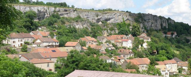Baubigny (Côte-d'Or, Bourgogne, France). Vue générale du village d'Orches.