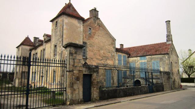 Château de Villaines-en-Duesmois (Côte-d'Or)