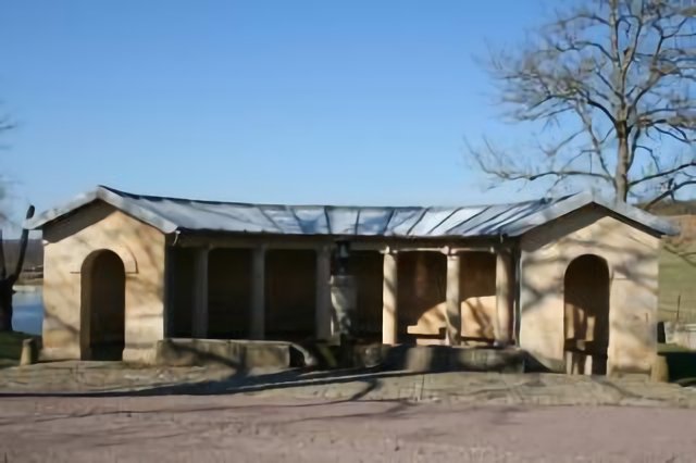 BLESSEY Le lavoir municipal