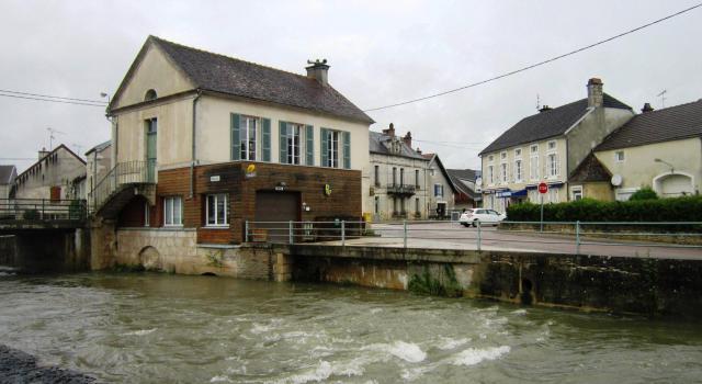 Leuglay (Côte-d'Or) : centre ville