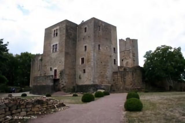 21 Vic-sous-Thil - Château Thil