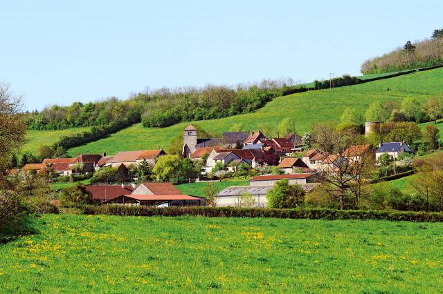 Fontangy sur le flanc du Mont Ligot