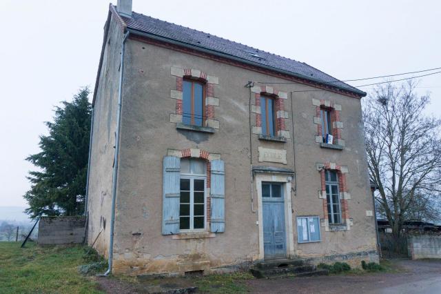 Ancienne école et actuelle mairie de Vesvres
