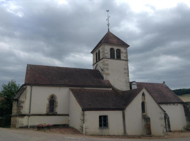 L'église Sainte Marguerite de Beurey-Bauguay, au centre du village