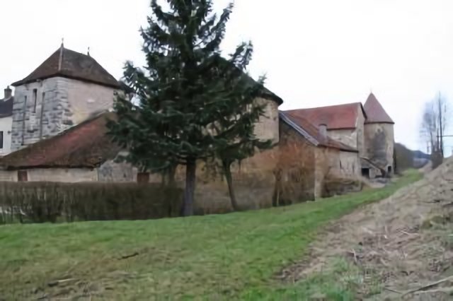 TURCEY Ferme fortifiée