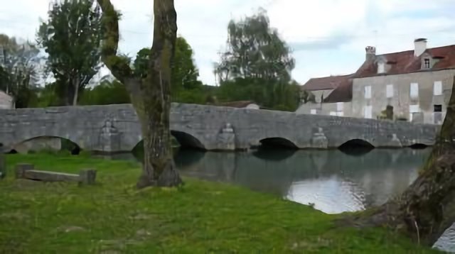 Un des premiers ponts sur la Seine à Chamesson