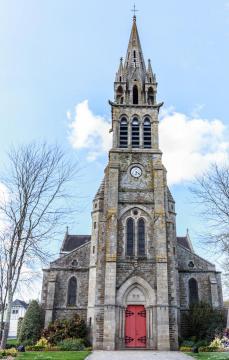 Église Saint-Jacques-le-Majeur (XIXème siècle) à Belle-Isle-en-Terre (Côtes-d'Armor).
