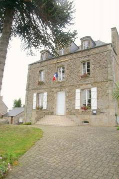 Mairie de Languenan.