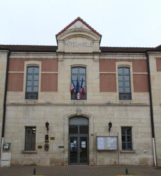 Hôtel de ville de Thoissey.