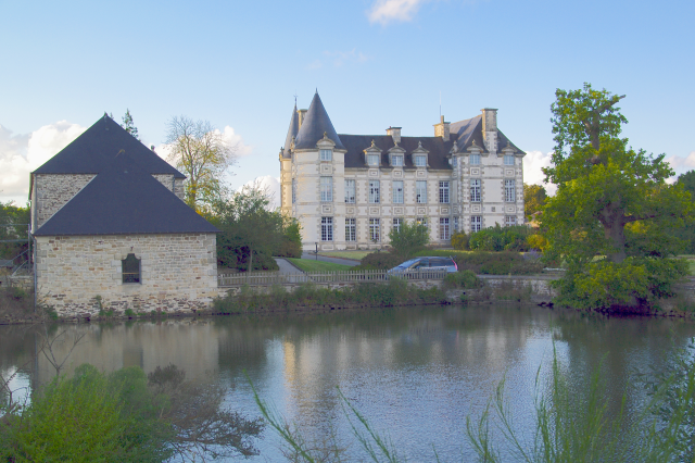 Cet édifice est répertorié dans la base Mérimée, base de données sur le patrimoine architectural français du ministère de la Culture, sous…