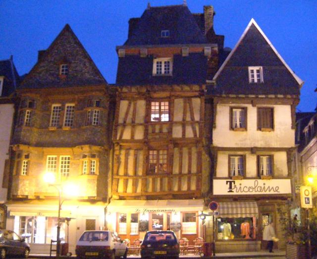 Centre ville historique de Lannion, maisons à colombage. Date : avril 2005, dans la soirée Auteur : Christophe.Finot