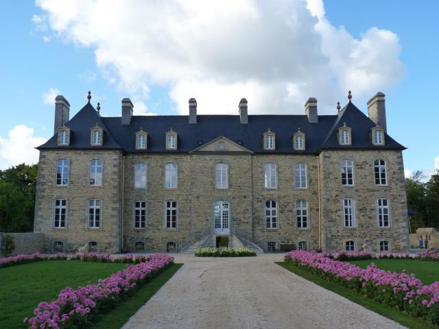 Château du 17ème siècle. Façade.