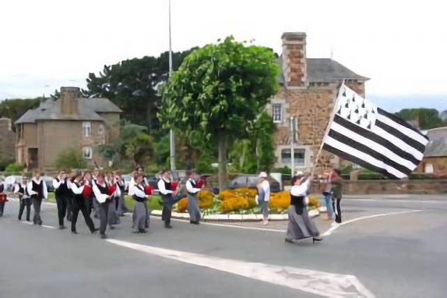 Perros-Guirec - Défilé Breton
