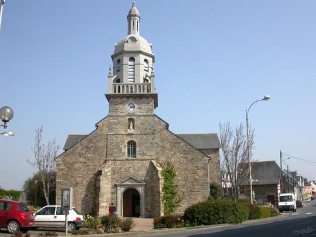 Le bourg de Langueux - L'église