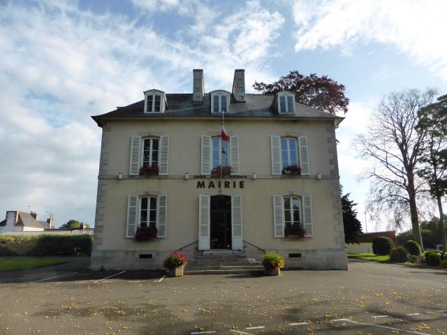 Mairie de Plourhan dans les Côtes-d'Armor, en France.