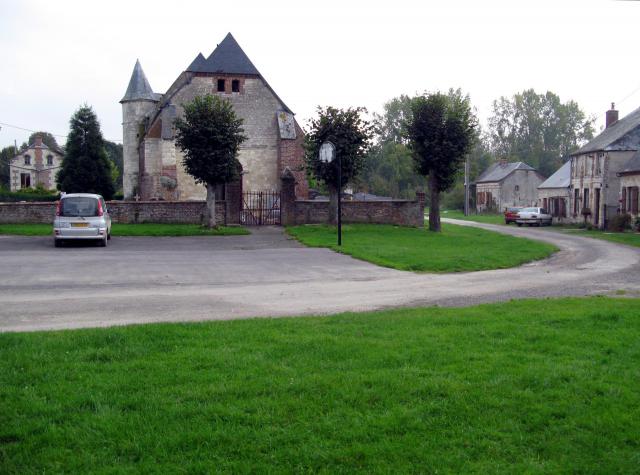 Agnicourt-et-Séchelles (Aisne, France) - L'église fortifiée de Séchelles. À Séchelles, contrairement à la plupart des autres villages de…
